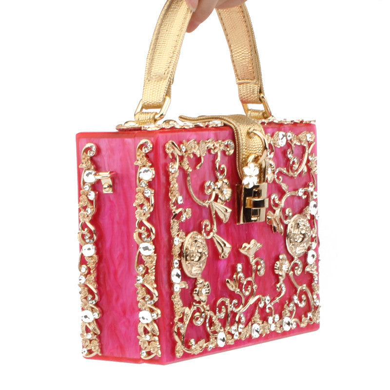 Diamond-studded portable diamond small square bag (See size chart where applicable)
