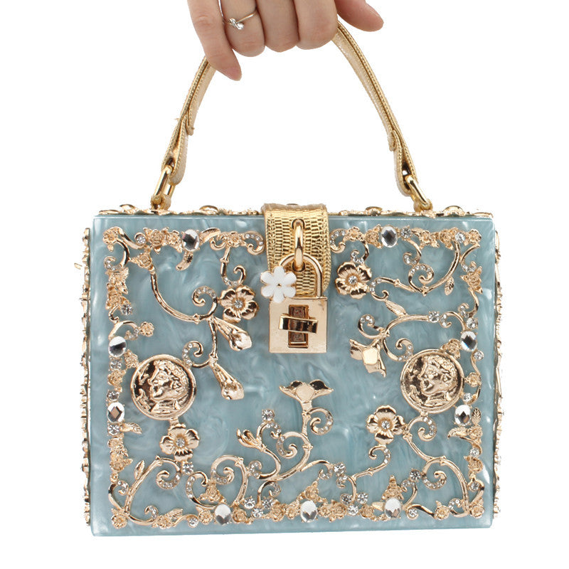 Diamond-studded portable diamond small square bag (See size chart where applicable)