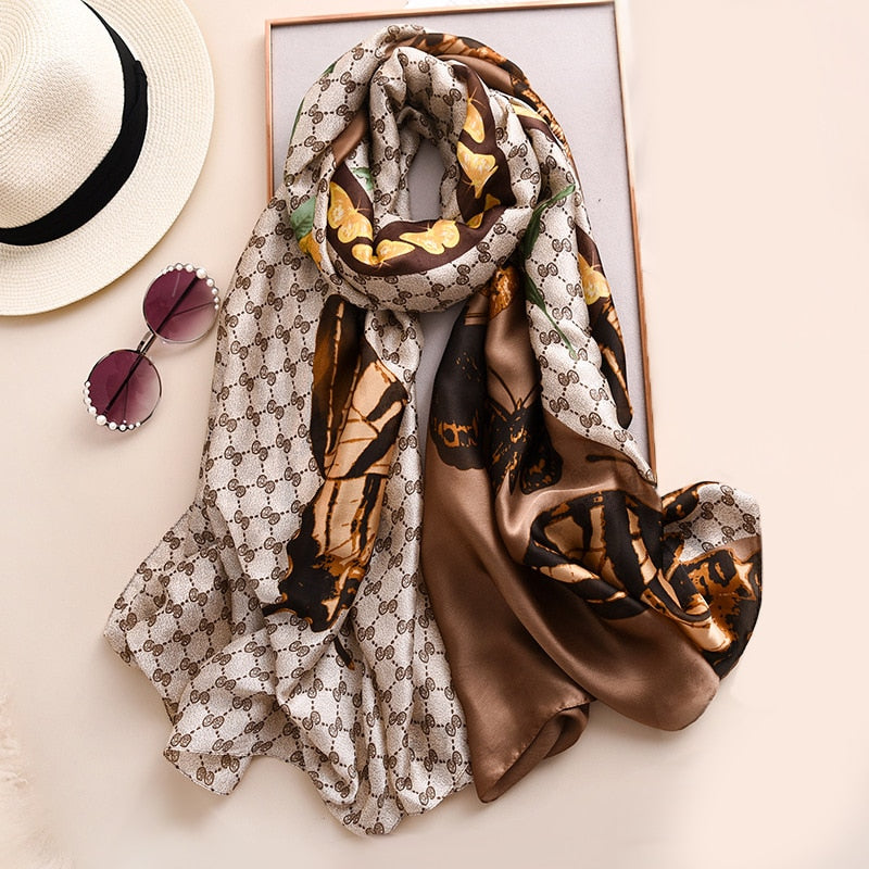 Warm silk scarf (See size chart where applicable)