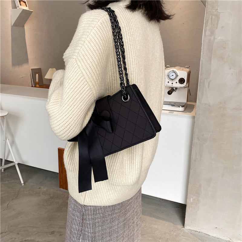 Fashion Silk Scarf One-Shoulder Diamond Chain Bag (See size chart where applicable)