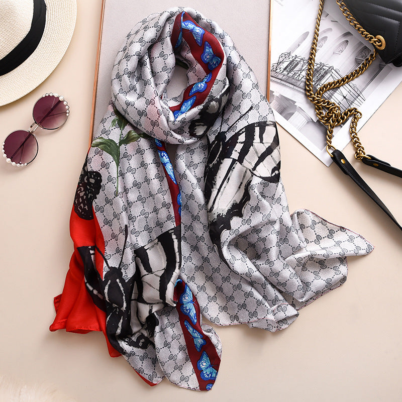 Warm silk scarf (See size chart where applicable)
