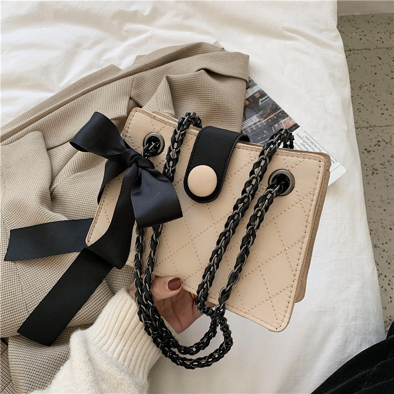 Fashion Silk Scarf One-Shoulder Diamond Chain Bag (See size chart where applicable)