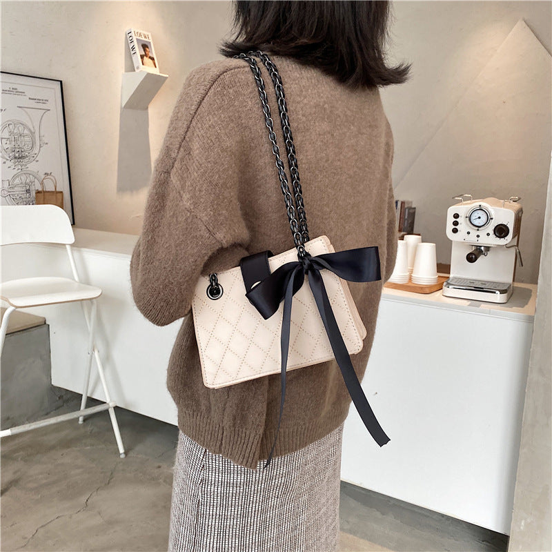 Fashion Silk Scarf One-Shoulder Diamond Chain Bag (See size chart where applicable)