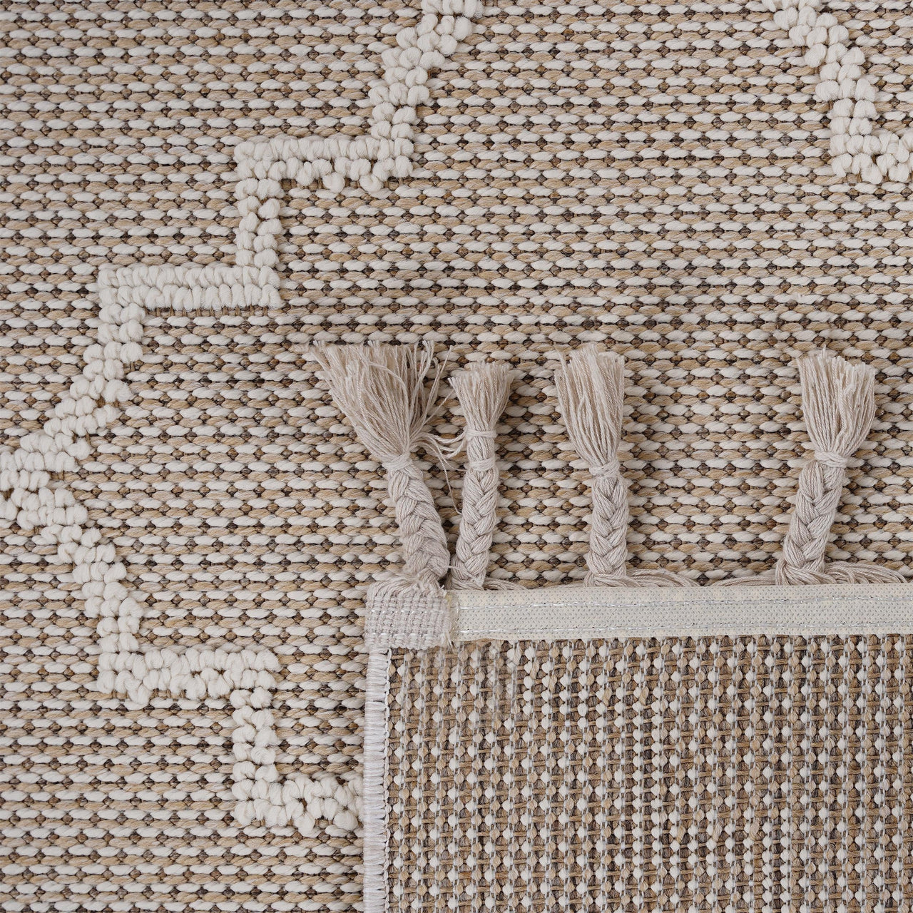 NAAR Guros Collection 2X8 Ivory / Trellis Indoor / Outdoor Runner Rug