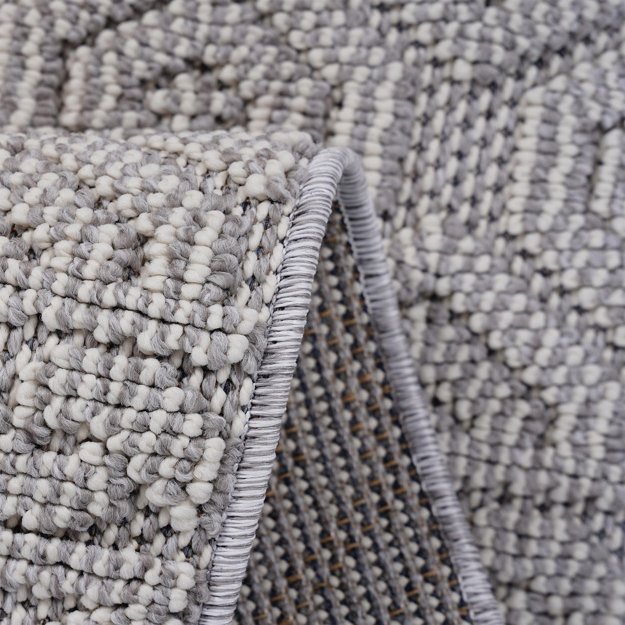 NAAR Guros Collection 4X6 White / Geometric Indoor / Outdoor Area Rug
