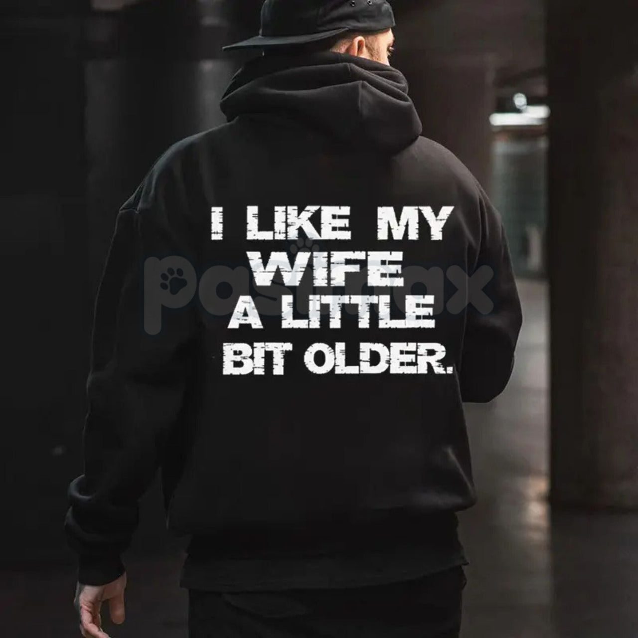 I Like My Wife A Little Bit Older Hoodie – Funny Husband Slogan Pullover, Cheeky Marriage Humour Streetwear, Unisex Vintage Hoodie