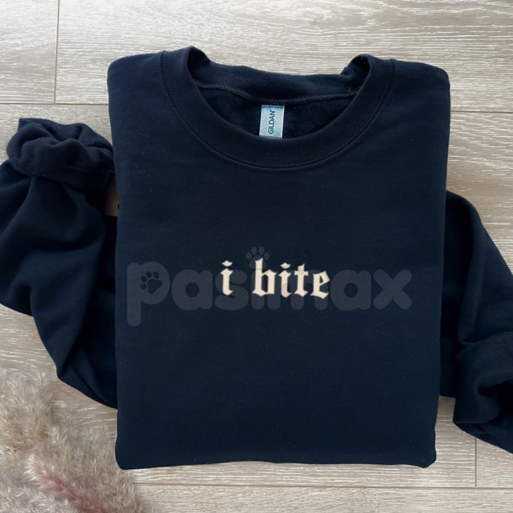Gothic I Bite Sweatshirt | Funny Girls Crewneck | Edgy Vampire Core Jumper | Aesthetic Alt Clothing for Her | Sarcastic Goth Graphic Pullover | Dark Aesthetic Valentine Gift
