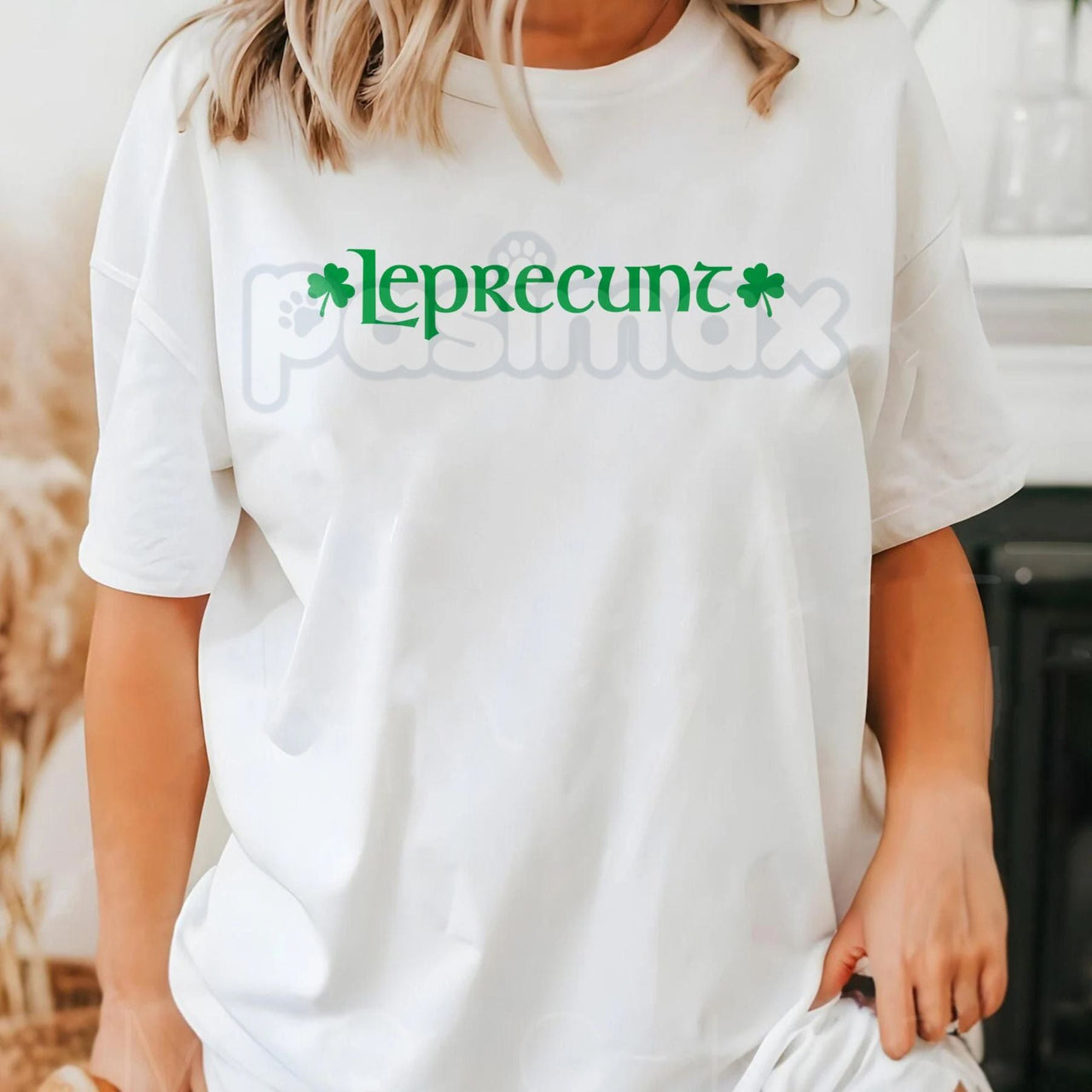 Retro Leprecunt Women's Baby Tee – Vintage 70s St. Patrick's Day T-Shirt & Sarcastic Irish Crop Top