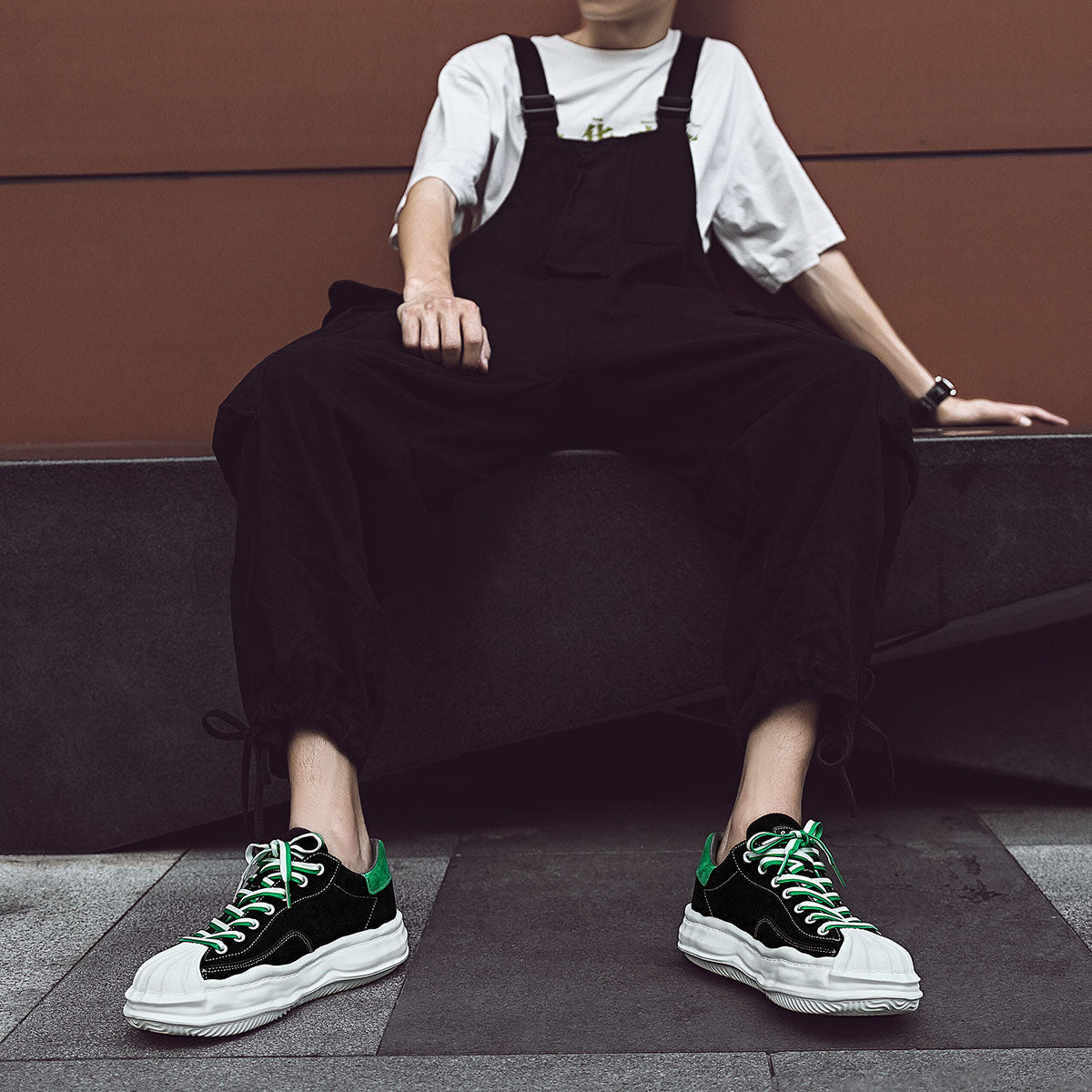 LQ225 EMA 11 Sneakers