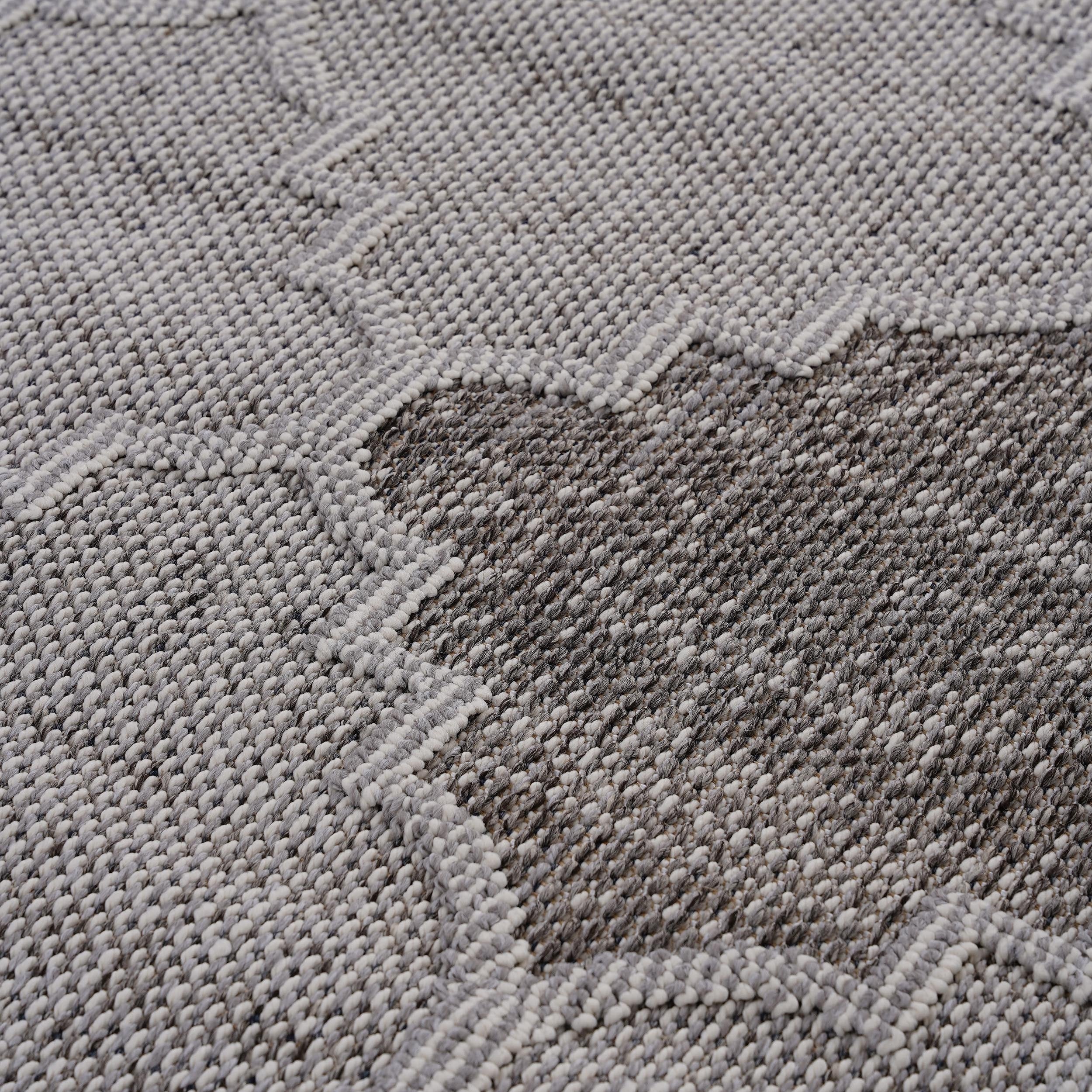 NAAR Guros Collection 6X9 White / Grey / Trellis Indoor / Outdoor Area Rug