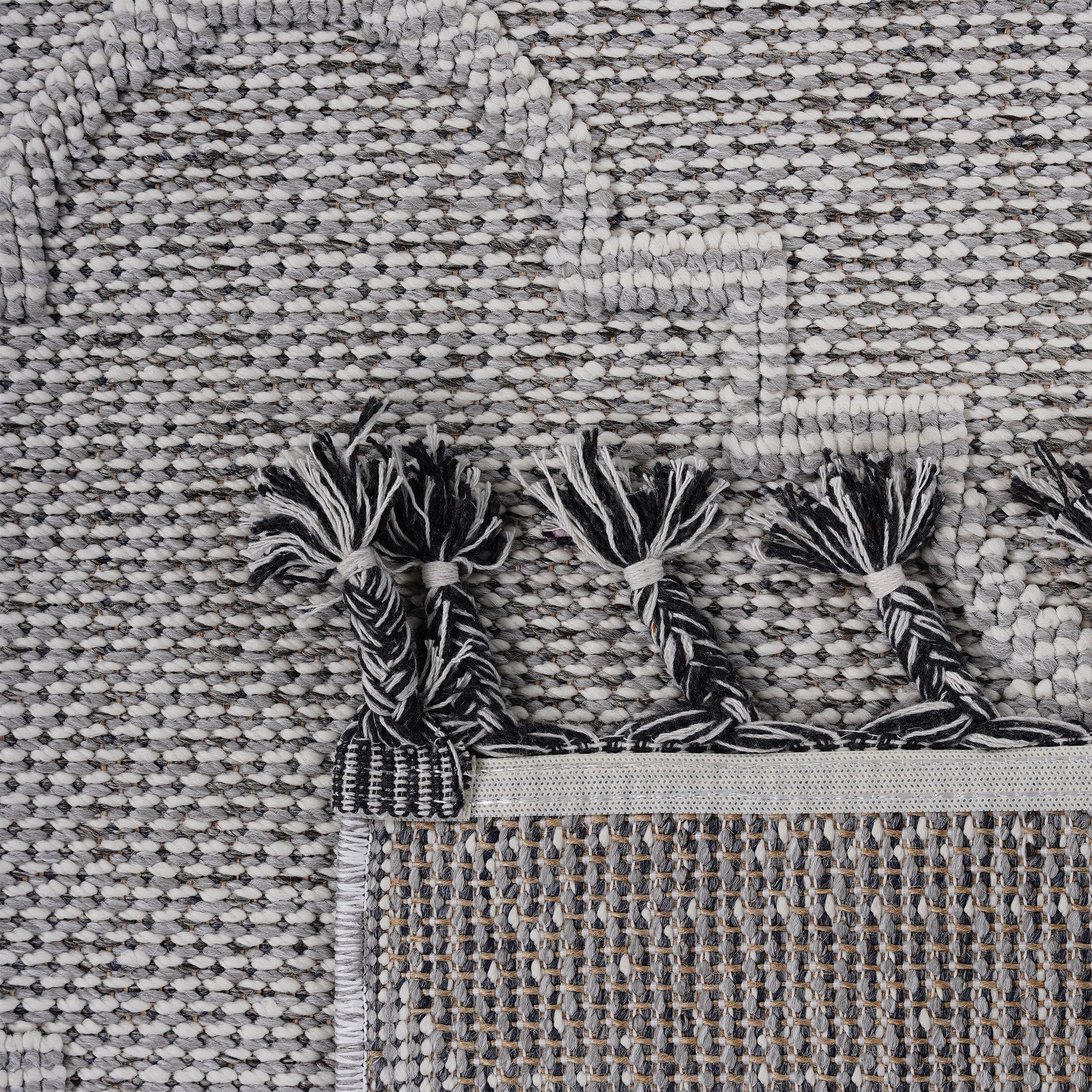 NAAR Guros Collection 6X9 White / Grey / Trellis Indoor / Outdoor Area Rug
