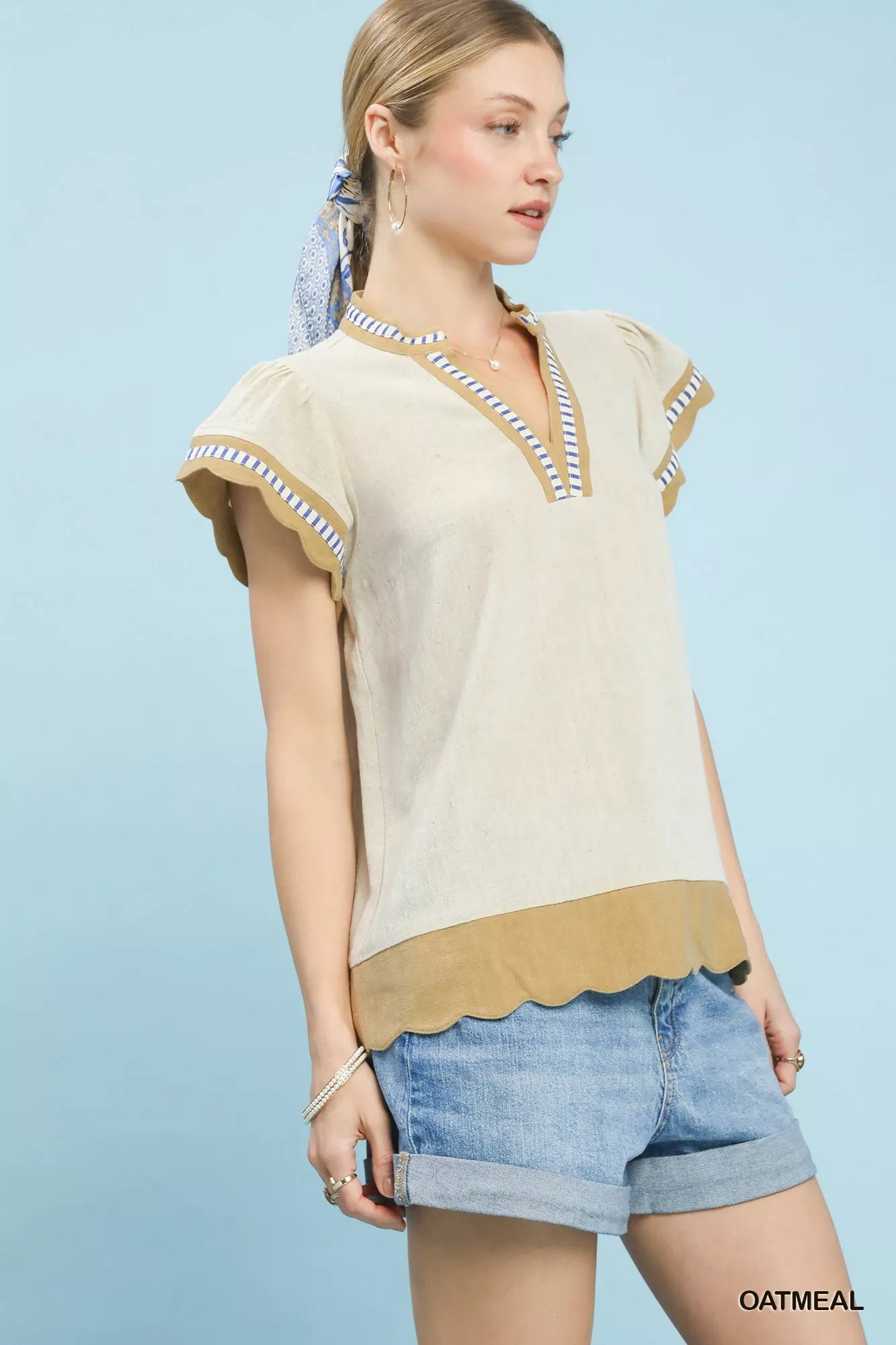 Umgee Contrast Scallop Trim Top