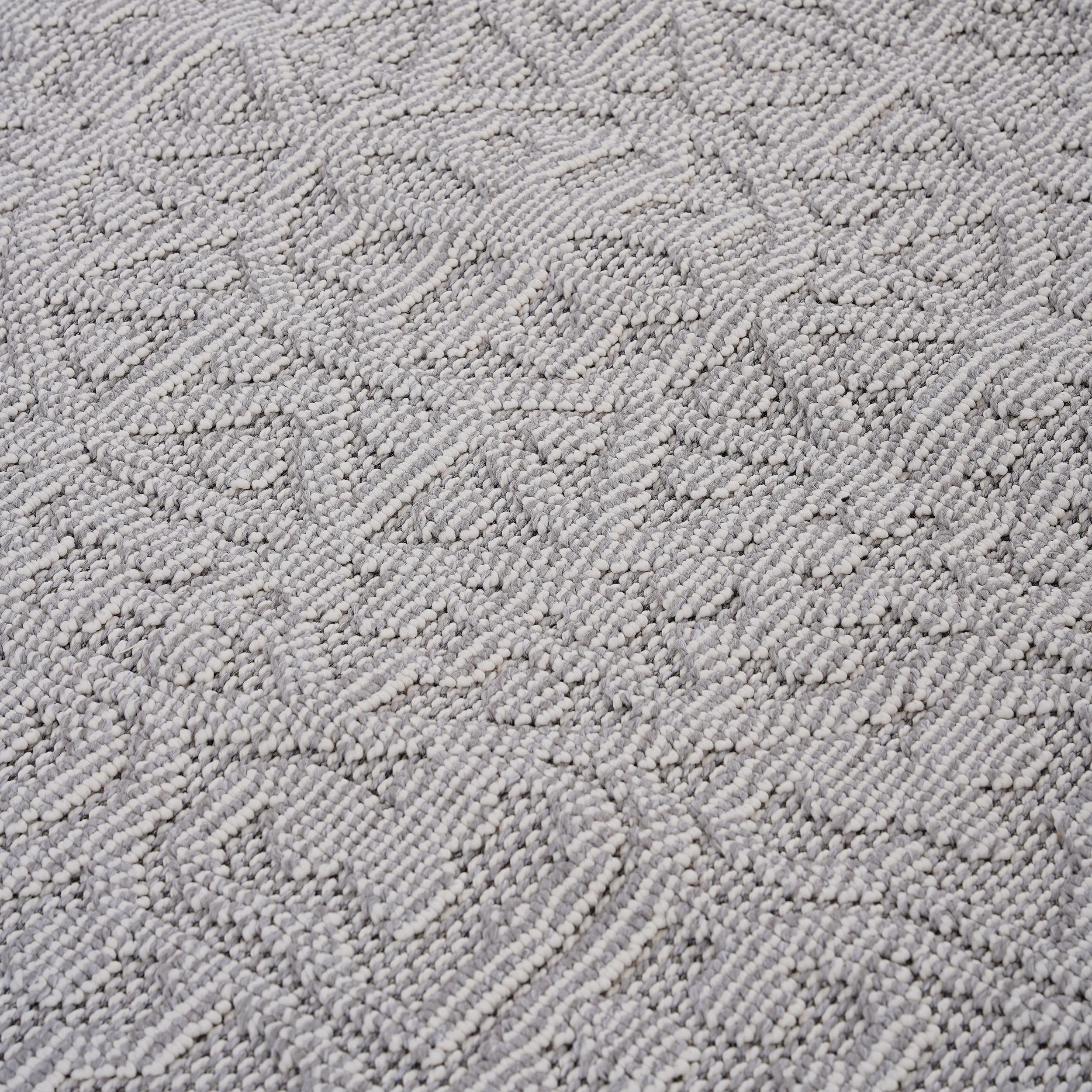 NAAR Guros Collection 2X8 White / Ivory / Medallion Indoor / Outdoor Runner Rug