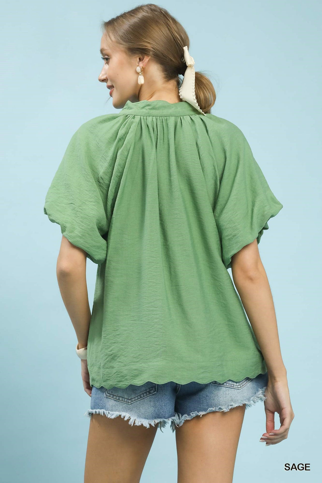 Umgee Floral Embroidered Hem Blouse