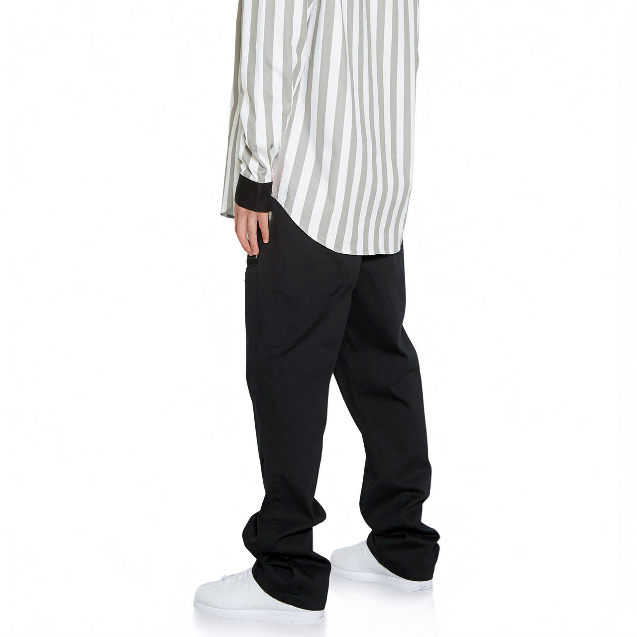 Konus Men's Baggy Chino Pants in Black
