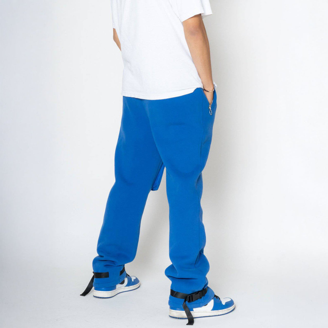 Konus Men's Bellow Pocket Sweatpants in Blue