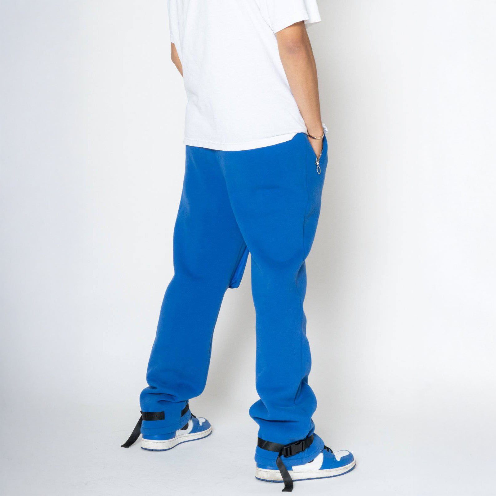 Konus Men's Bellow Pocket Sweatpants in Blue