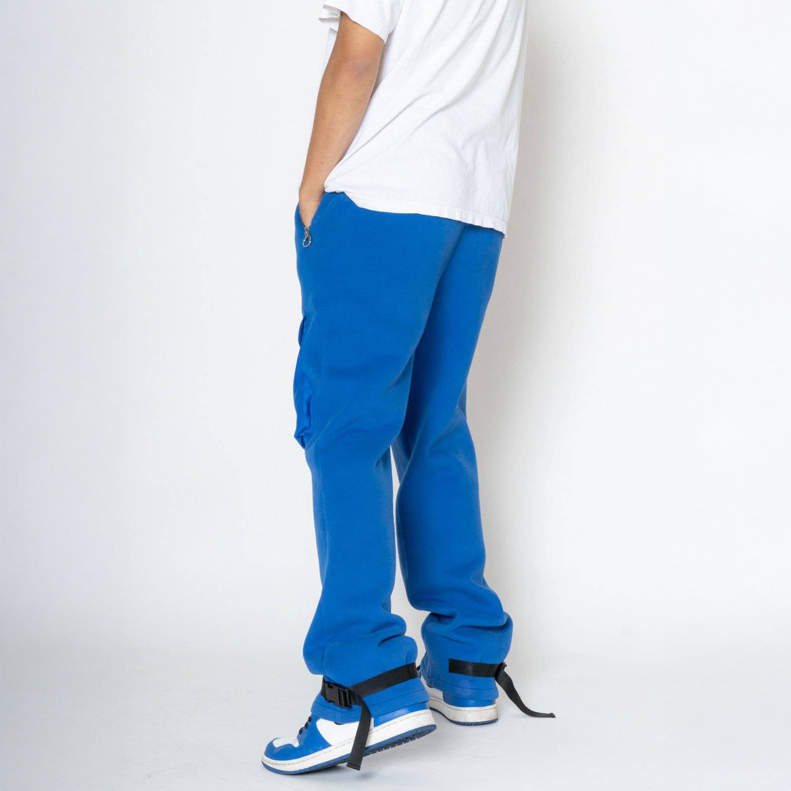 Konus Men's Bellow Pocket Sweatpants in Blue