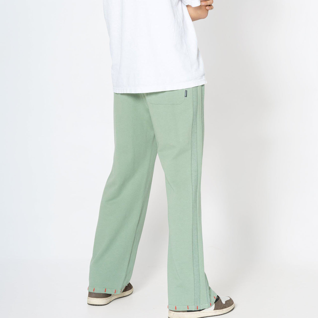 Konus Men's Wide Leg Sweatpants in Green