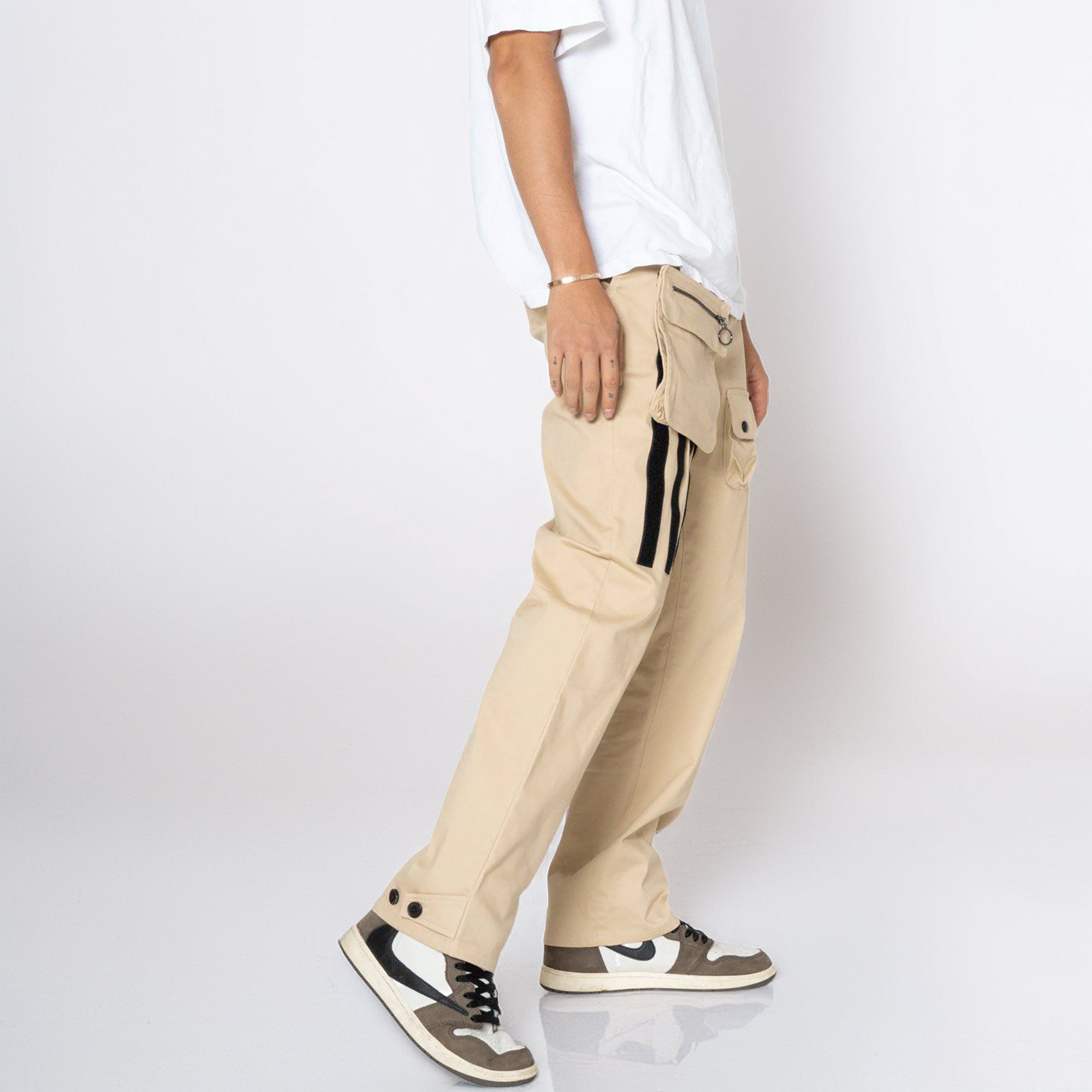 Konus Men's Cargo Pants with Removable Pocket in Khaki