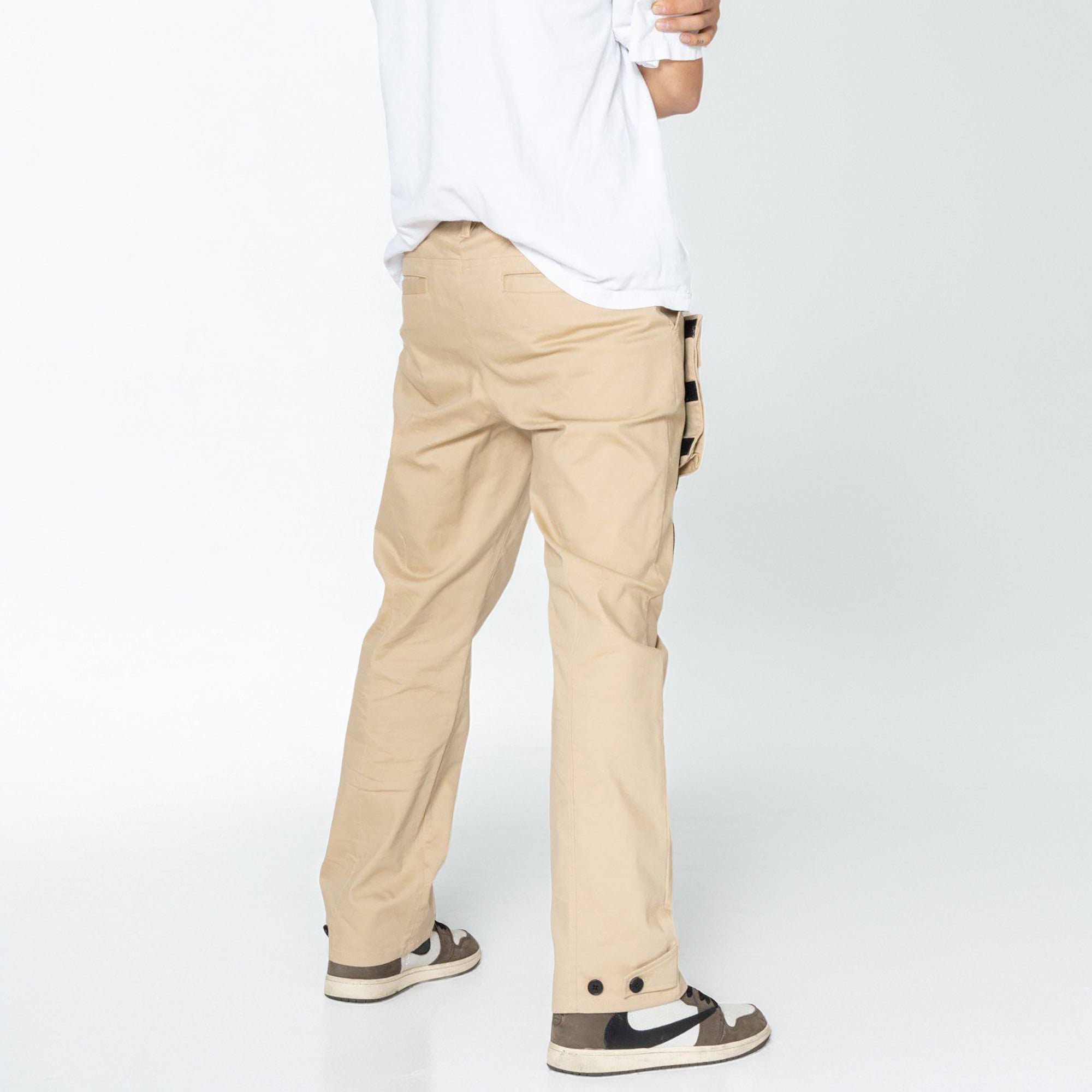 Konus Men's Cargo Pants with Removable Pocket in Khaki