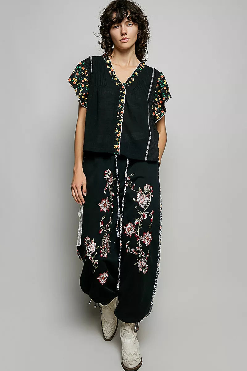 POL V-Neck Floral Ruffle Sleeve Blouse