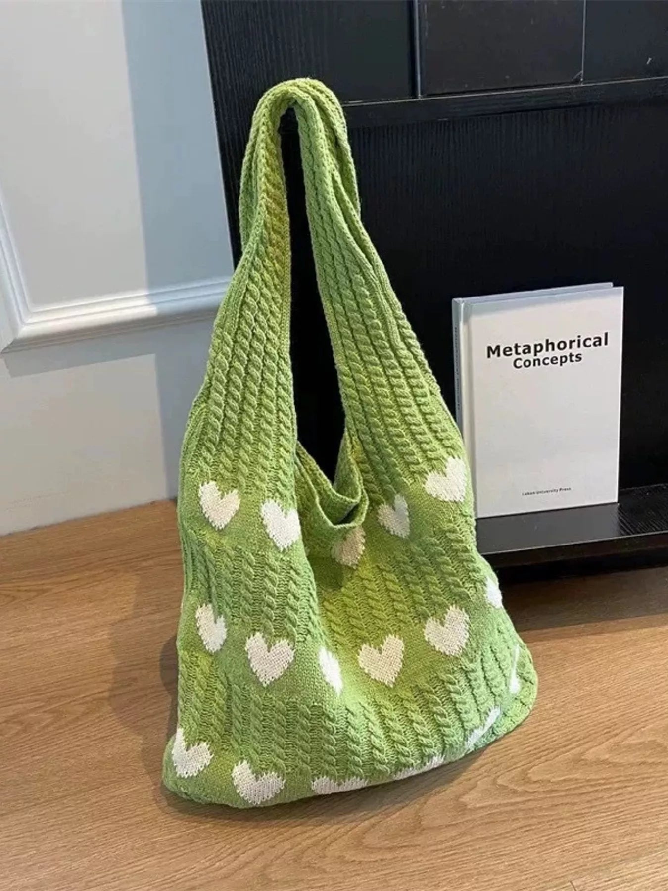 Heart Pattern Knitted Handbag