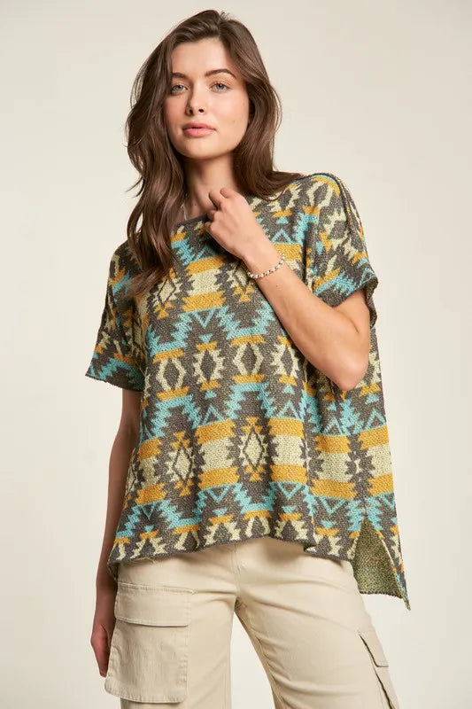 Davi & Dani High-Low Geometric Round Neck Knit Top