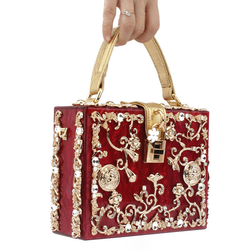 Diamond-studded portable diamond small square bag (See size chart where applicable)