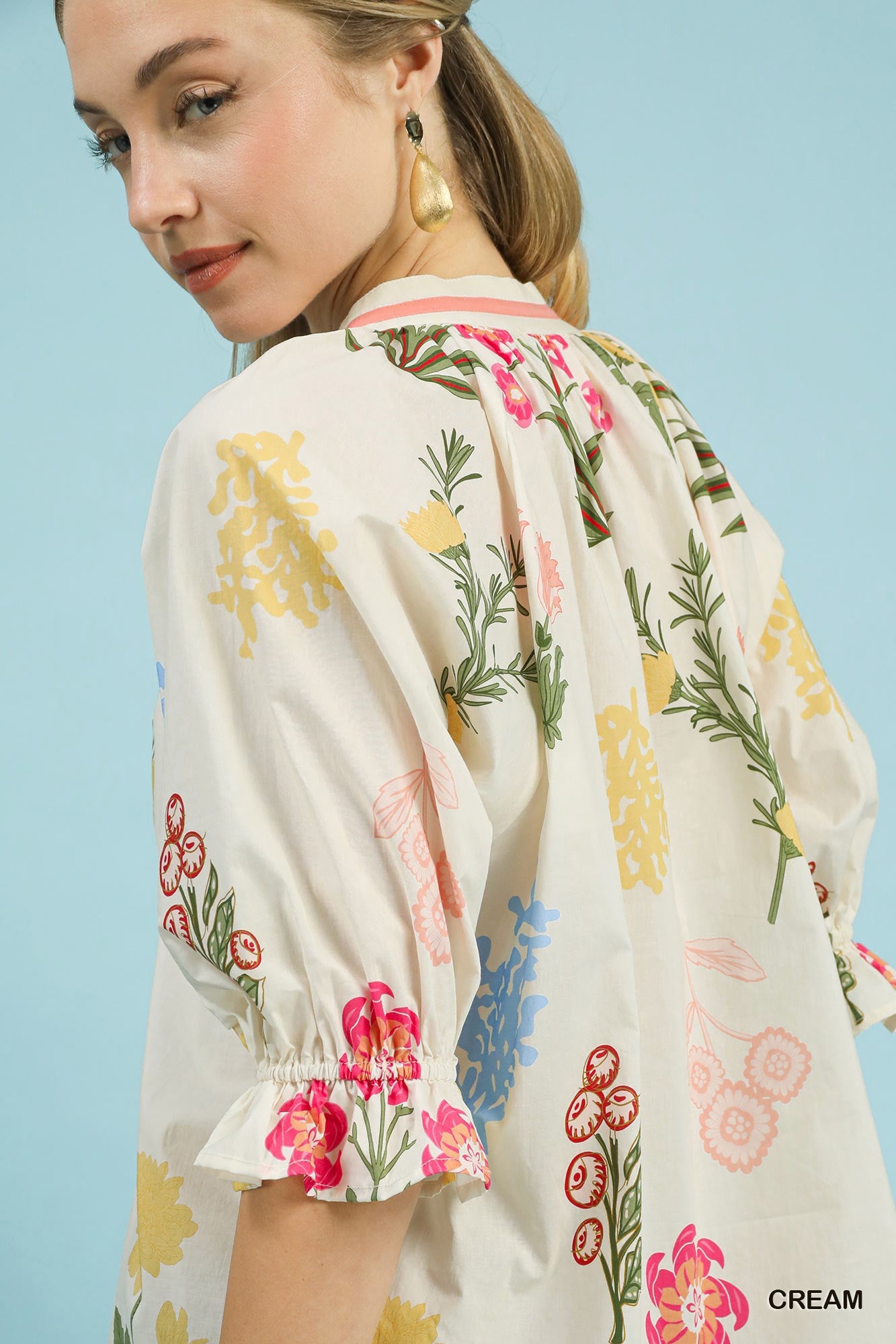 Umgee Floral Split Neck Puff Sleeve Top