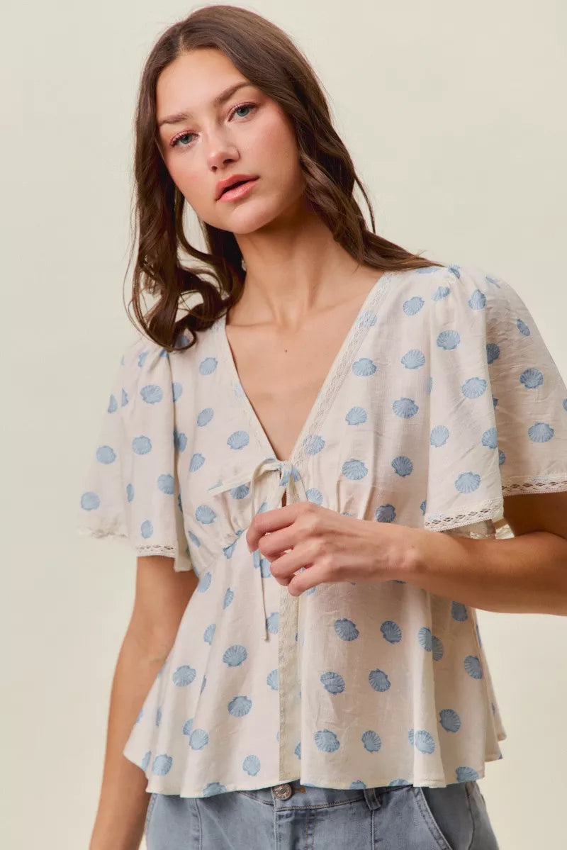 SO ME Shell Print Tie Front Flutter Sleeves Blouse Top