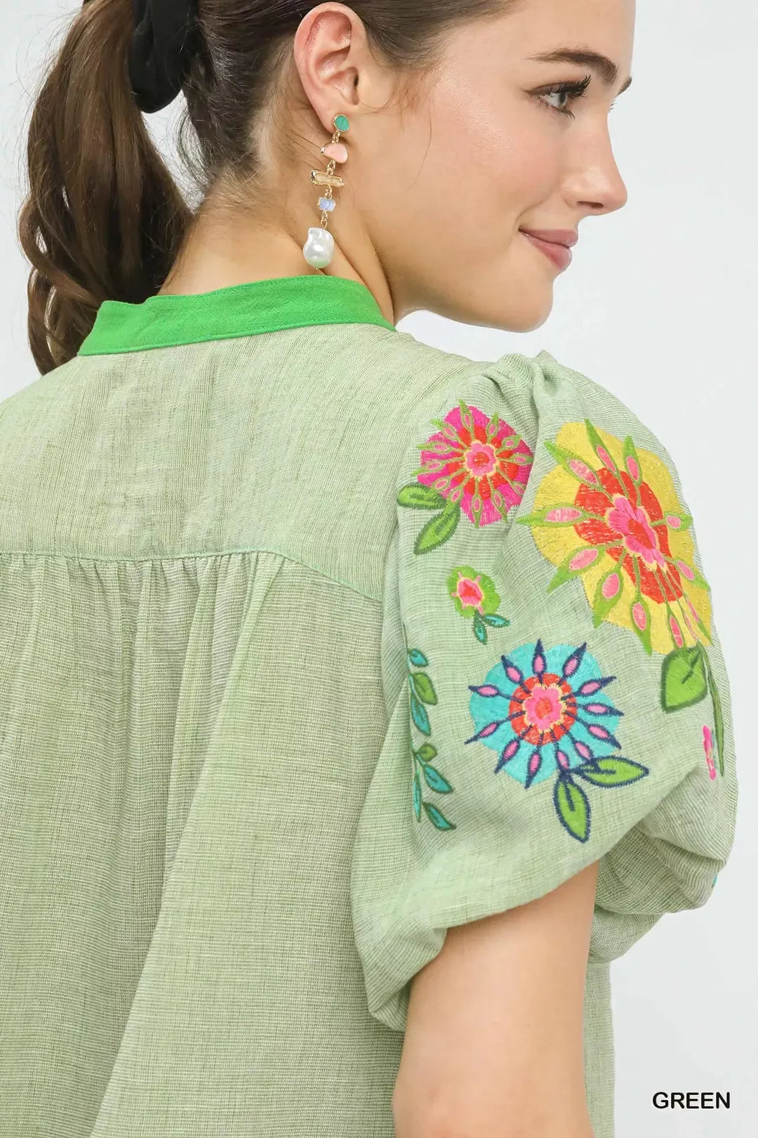 Umgee Embroidered Puff Sleeve Top