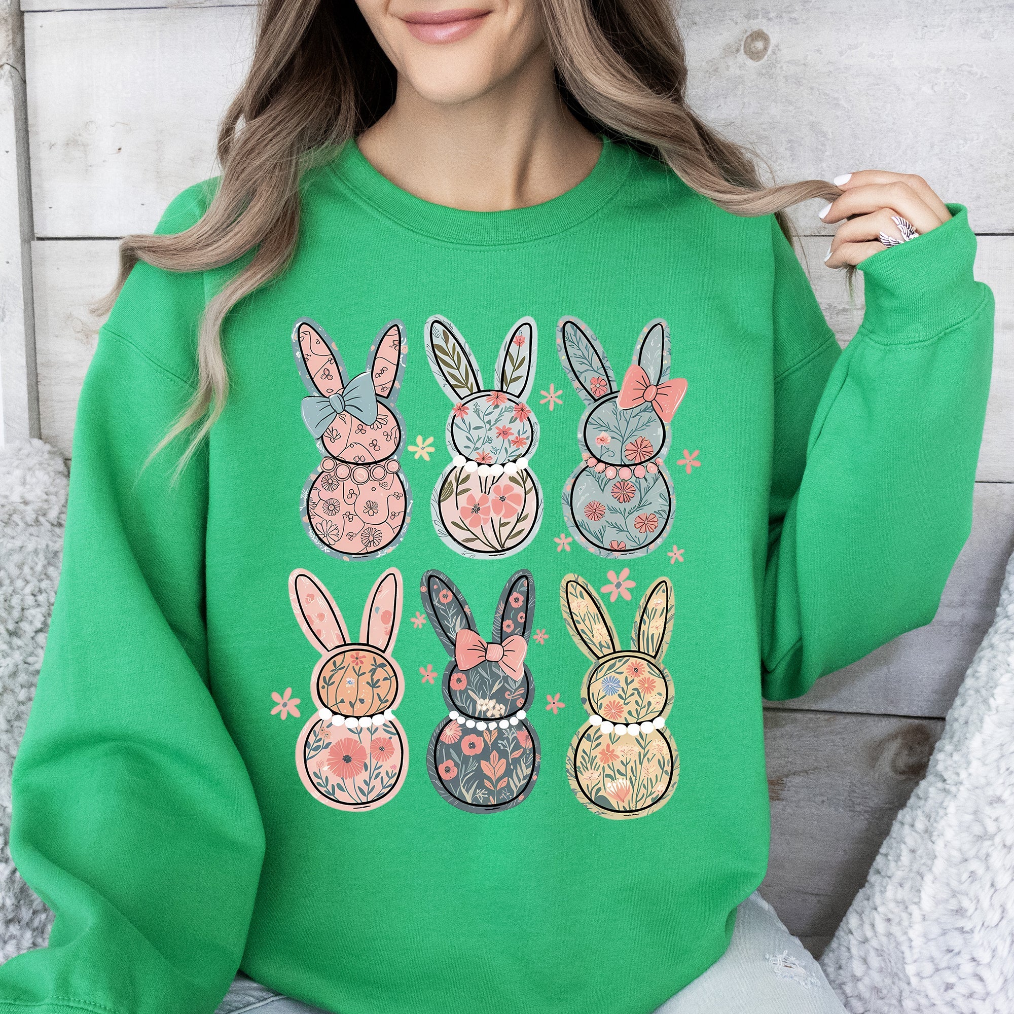 Adorable Floral Bunnies Easter Bunny Jesus Rabbit Garden Floral Design Sweatshirt