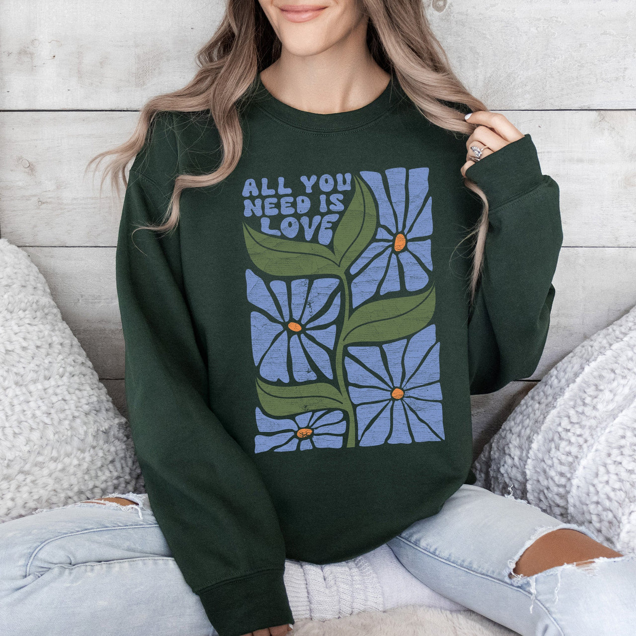 All You Need Is Love, Retro Flowers Vintage Floral Cozy Nostalgia Message Of Peace And Joy Sweatshirt