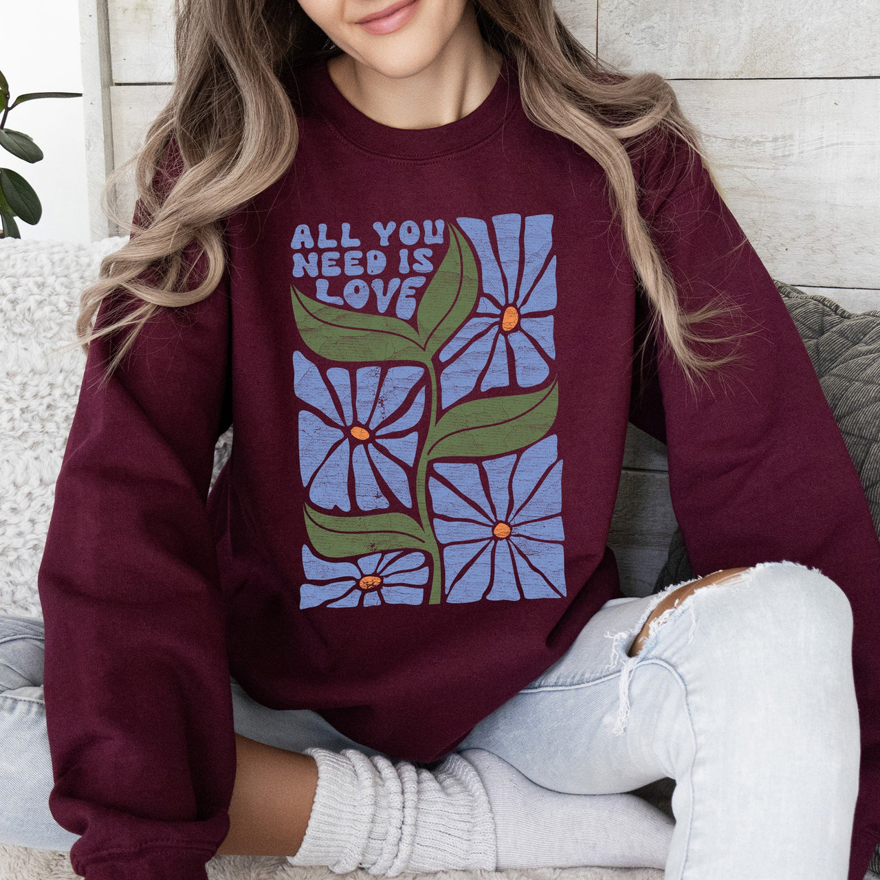 All You Need Is Love, Retro Flowers Vintage Floral Cozy Nostalgia Message Of Peace And Joy Sweatshirt