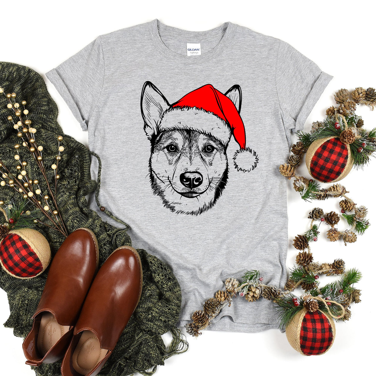 Australian Cattle Dog Blue Heeler Santa Claus Christmas Dog Lover Festive Portrait Comfort Colors Tee