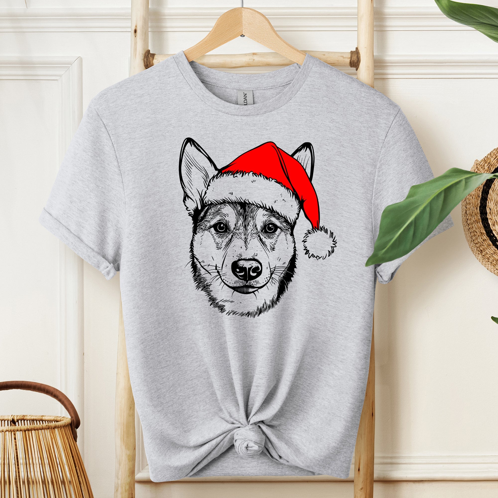 Australian Cattle Dog Blue Heeler Santa Claus Christmas Dog Lover Festive Portrait Comfort Colors Tee