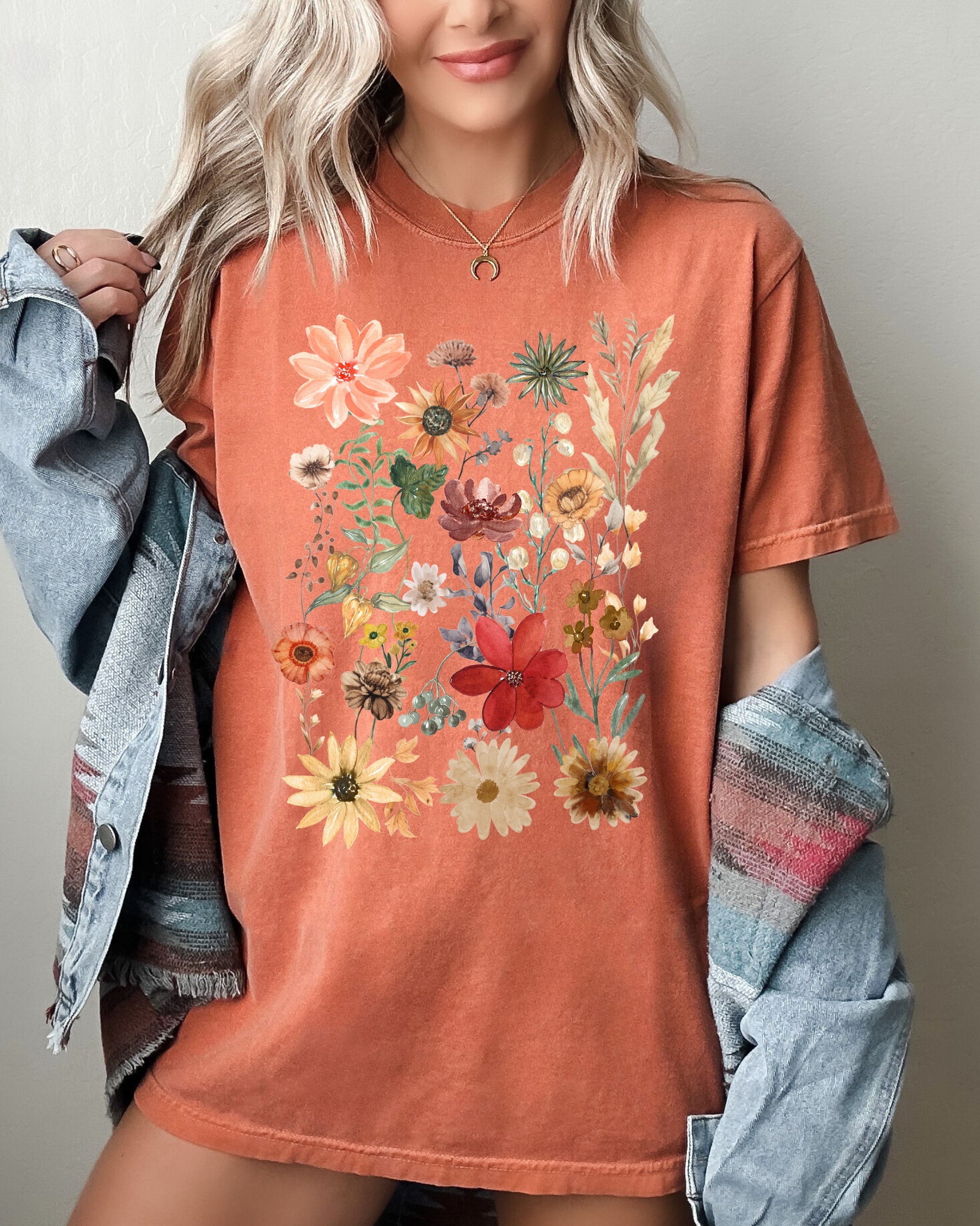 Autumn Pressed Flowers With Botanical Leaves And Rustic Fall Aesthetic For Nature Lovers Comfort Colors Tee