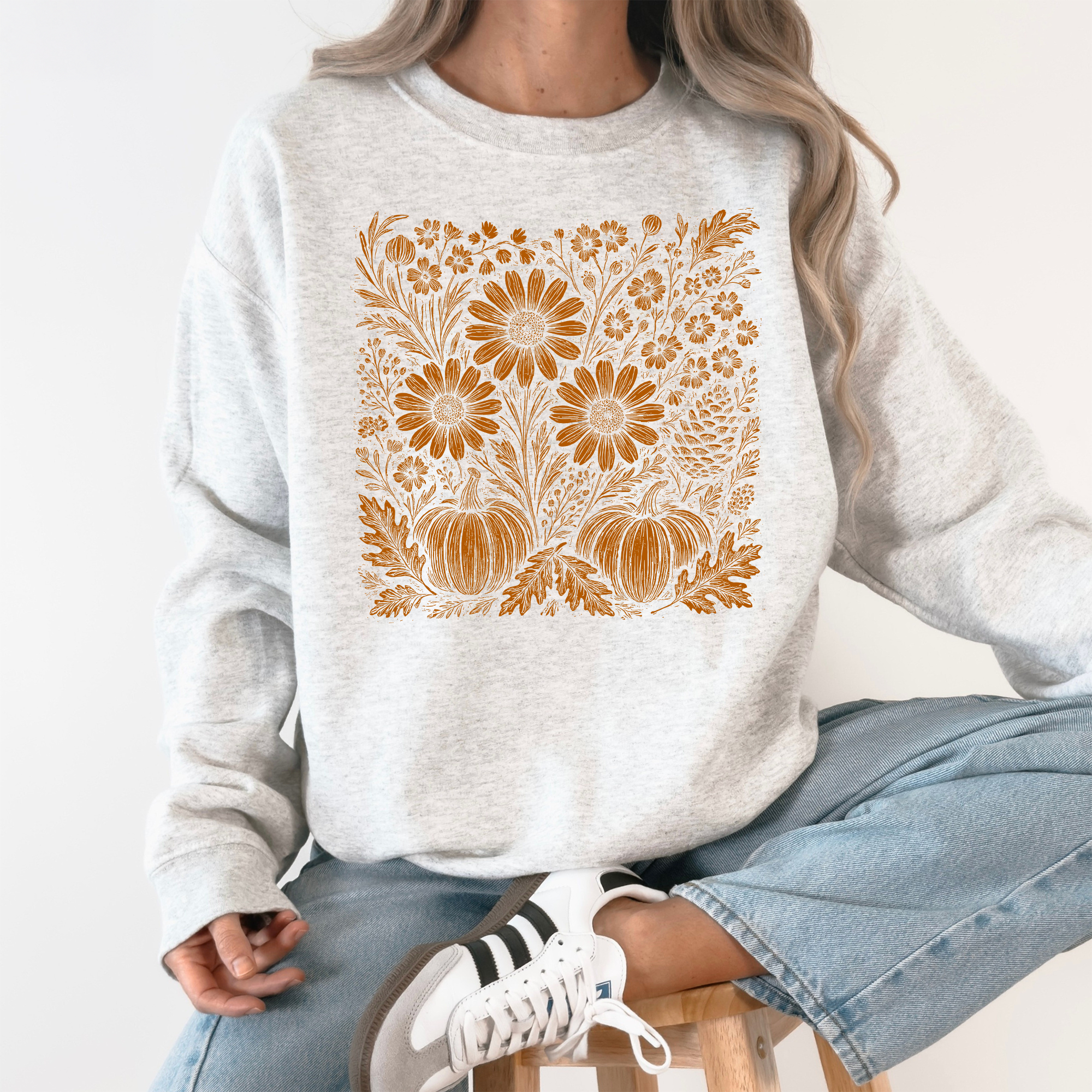 Autumn Wildflowers Minimalist Gorgeous Fall Pumpkin Botanical Cozy Autumnal Sweatshirt