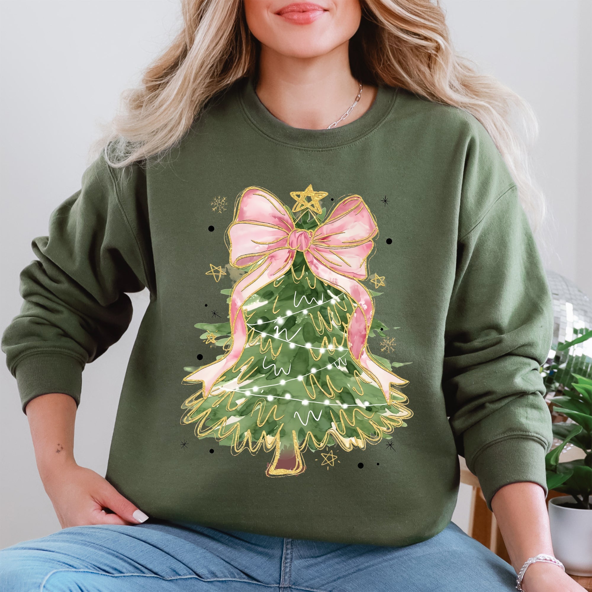 Beautiful Christmas Tree Coquette Ribbon Bows Xmas Ornament Theme Cozy Festive Print Sweatshirt