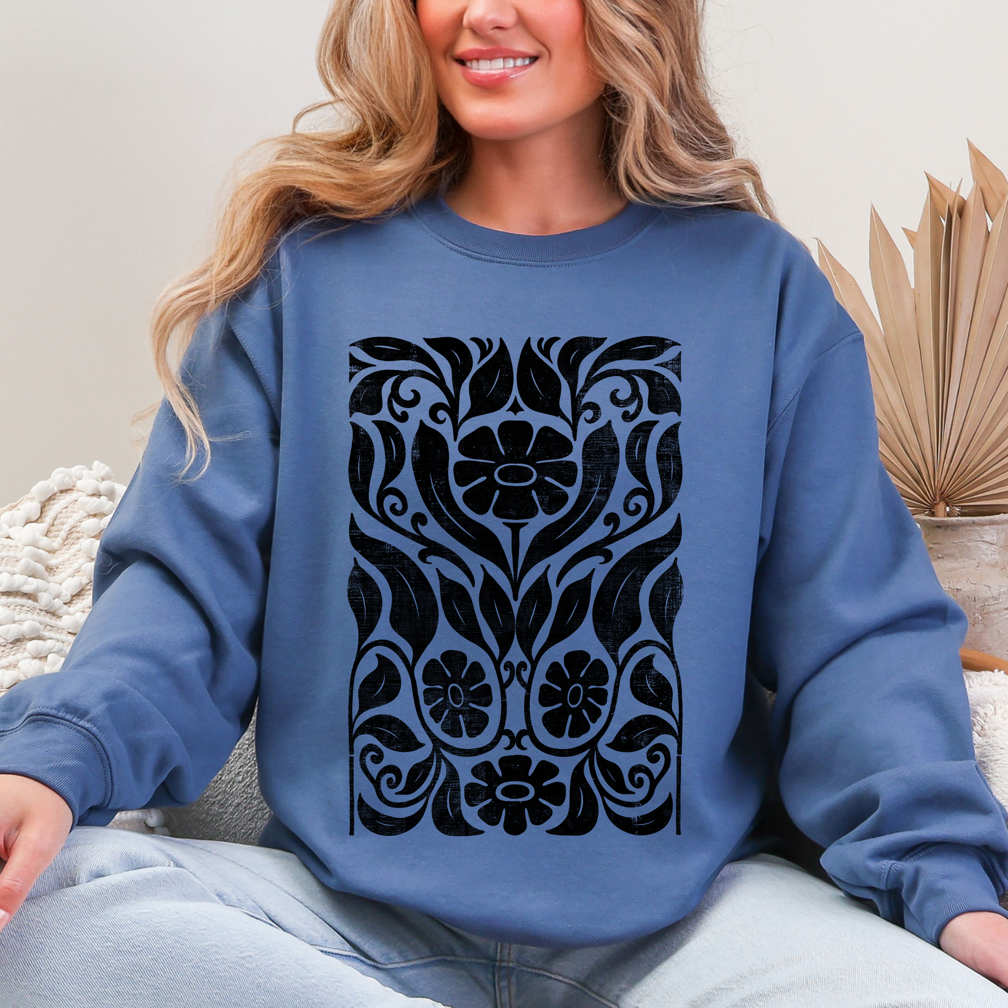 Big Bloom Daisy Flower Vintage Boho Nature Inspired Bold Floral Pattern Sweatshirt