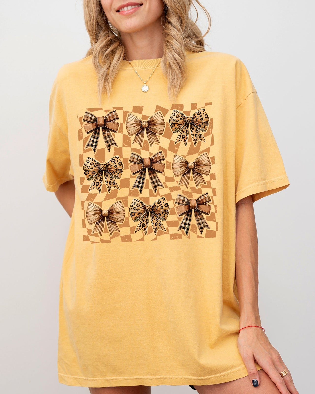 Checkered Autumn Coquette Bows And Ribbons Retro Halloween Edition Comfort Colors Tee