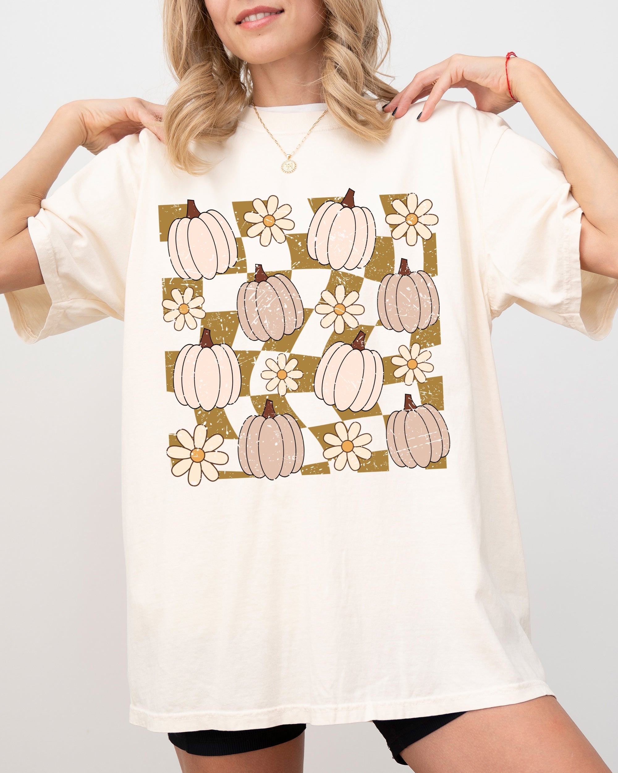 Checkered Pumpkins Daisies Flowers Retro Hippie Halloween Autumn Positivity Comfort Colors Tee