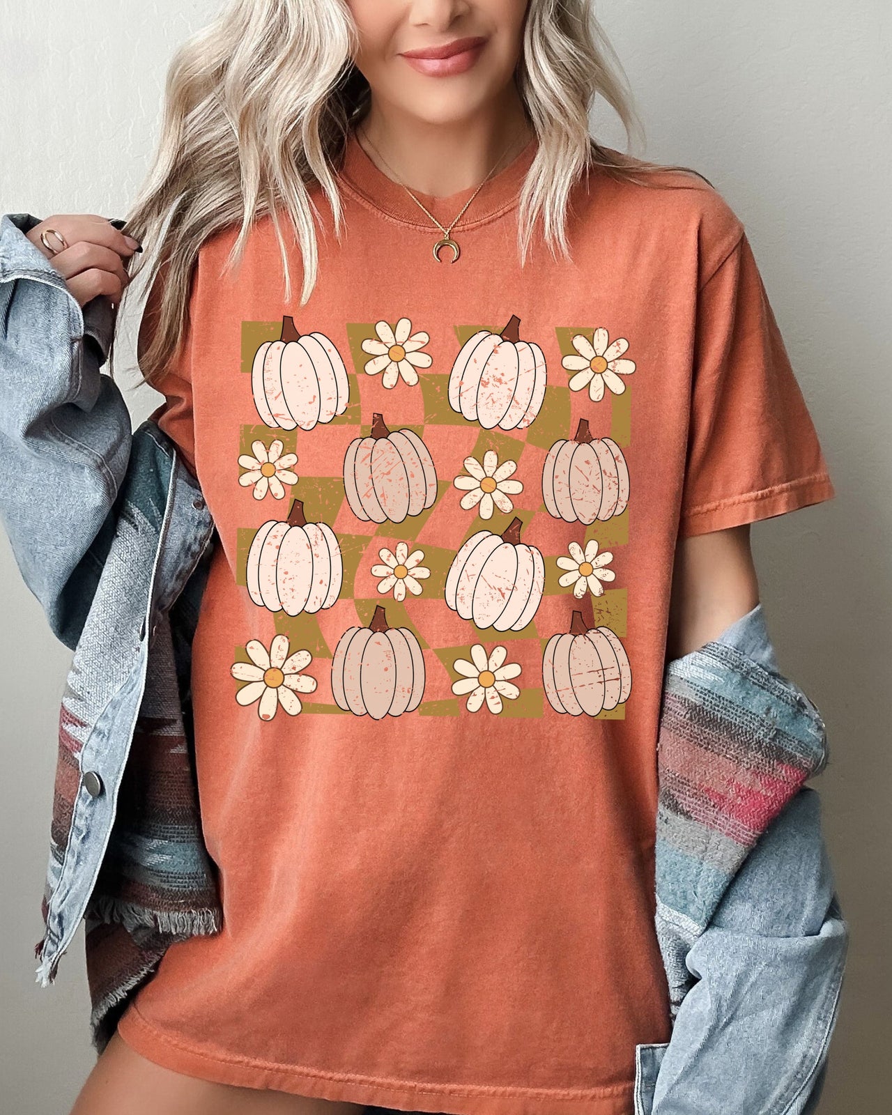 Checkered Pumpkins Daisies Flowers Retro Hippie Halloween Autumn Positivity Comfort Colors Tee