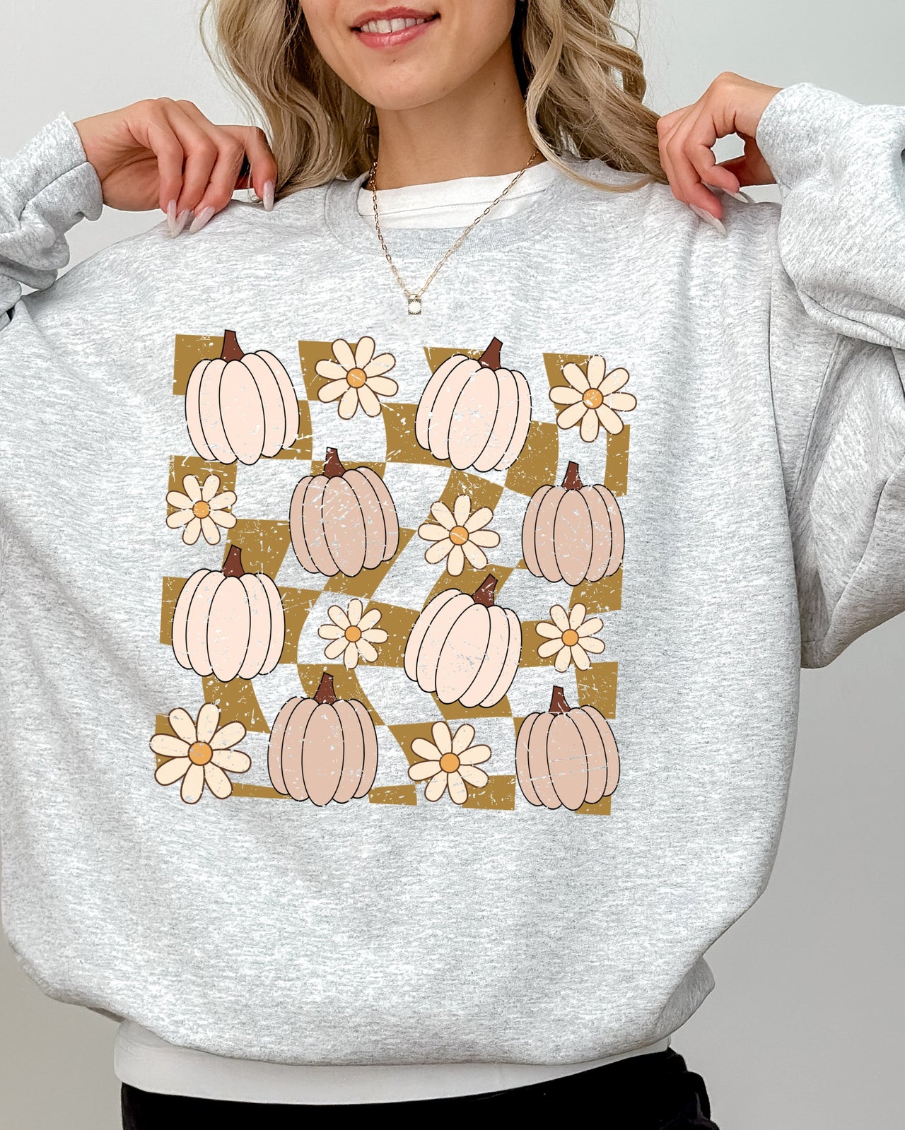 Checkered Pumpkins Daisies Flowers Vintage Retro Hippie Positivity Halloween Autumn Sweatshirt