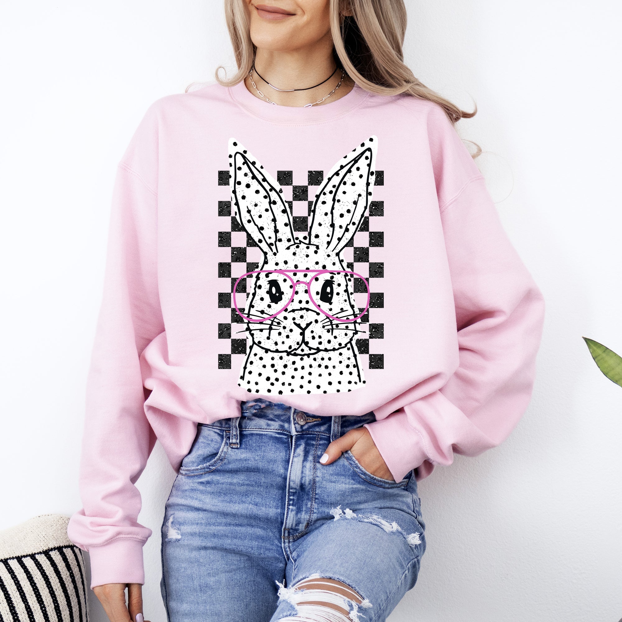 Checkered Retro Polka Dot Easter Bunny Jesus Rabbit Holiday Celebration Vintage Style Sweatshirt