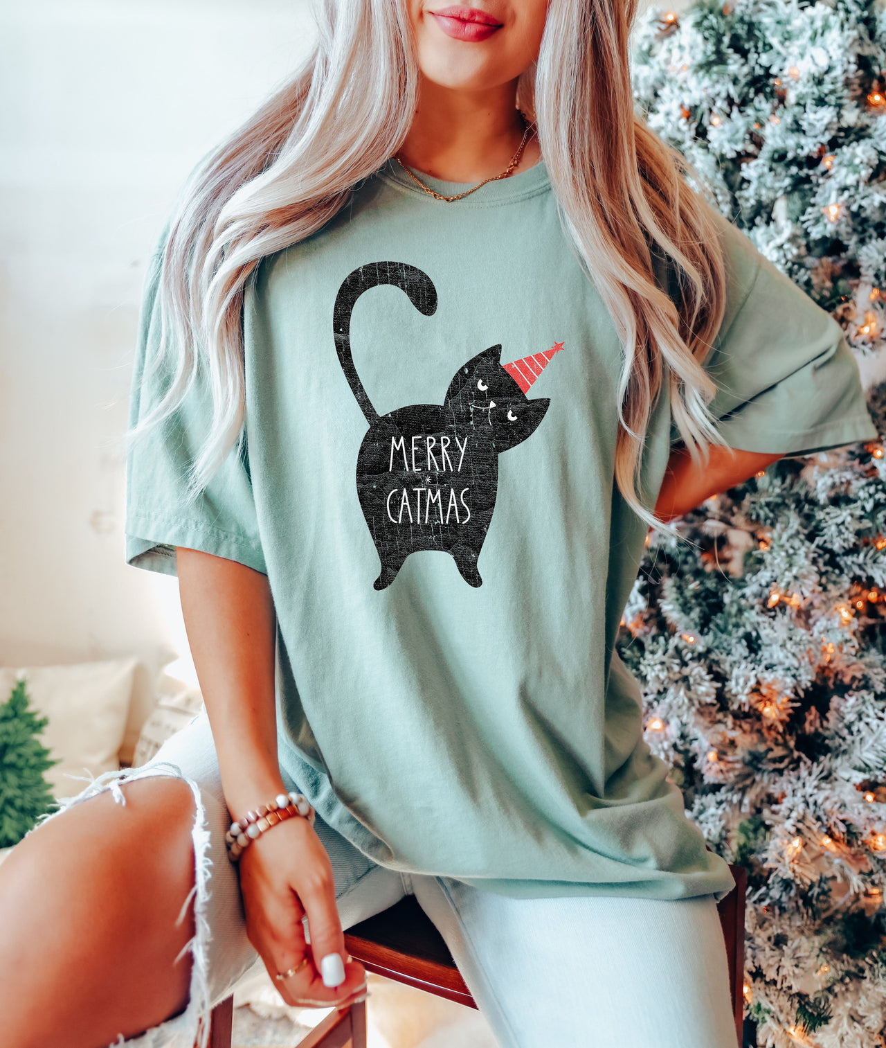 Merry Catmas Funny Christmas Cat Lover Holiday Season Quote For Cat People Fans Comfort Colors Tee