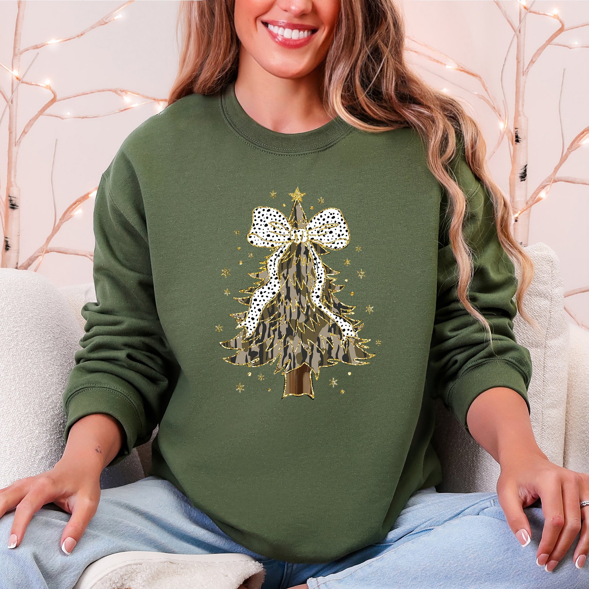 Christmas Camo Tree With Ribbon Bows Santa Ornament Pattern Holiday Season Decor Graphic Sweatshirt