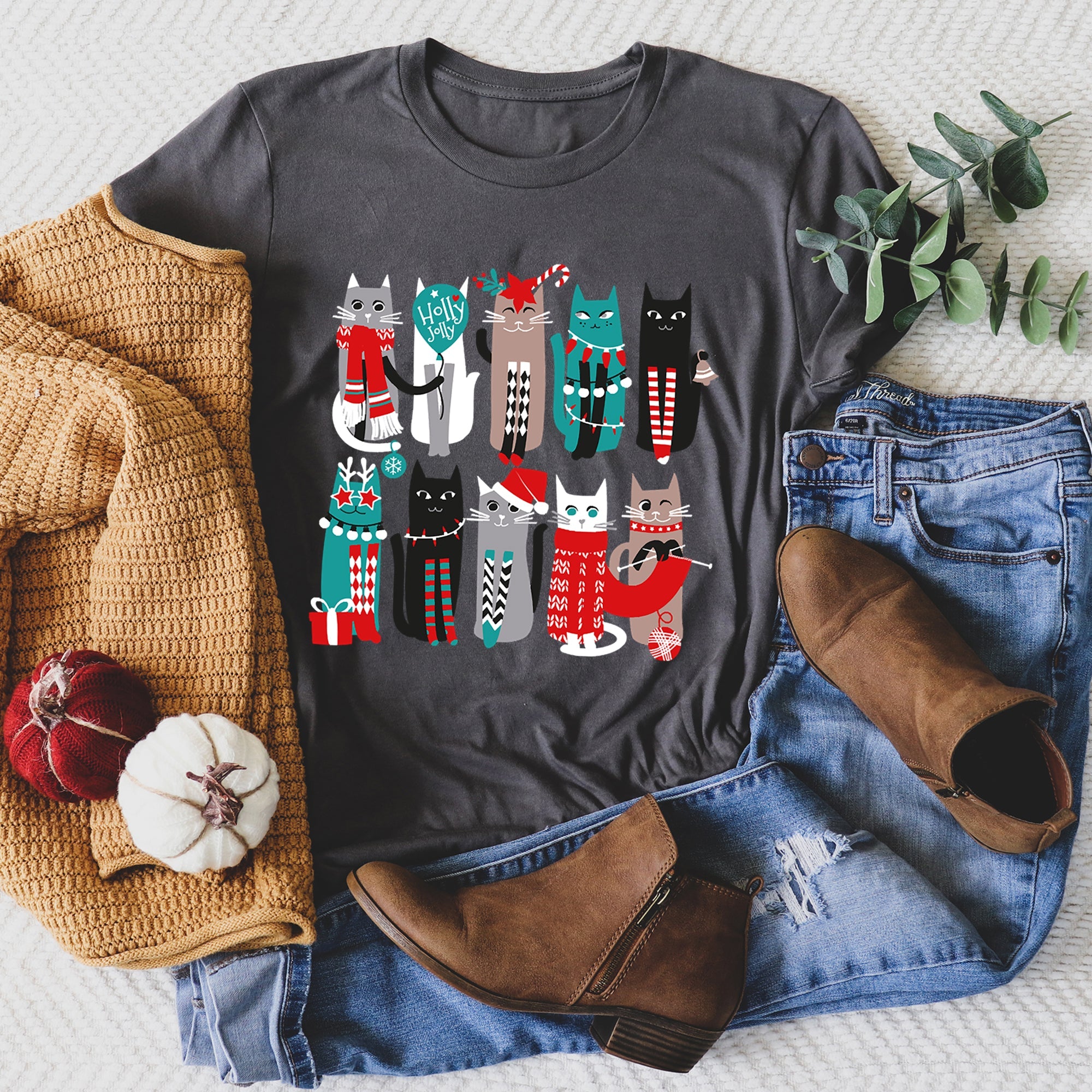 Christmas Cats Festive Feline Graphics For Pet Lovers And Cat Owners Graphic Tee