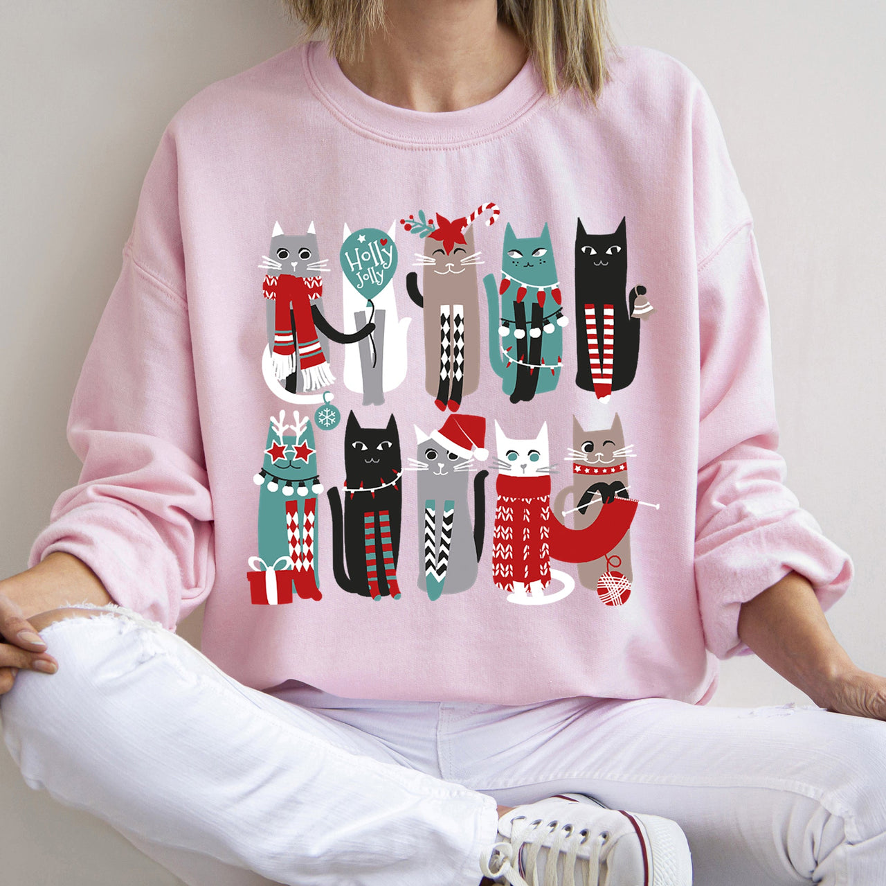 Christmas Cats Festive Feline Artwork For Cat Lovers With Cozy Holiday Spirit Sweatshirt